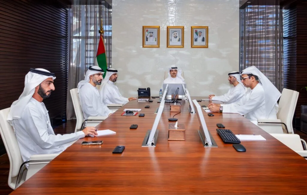 “قضاء أبوظبي” تناقش خطط توظيف الذكاء الاصطناعي في المنظومة القضائية والخدمات العدلية