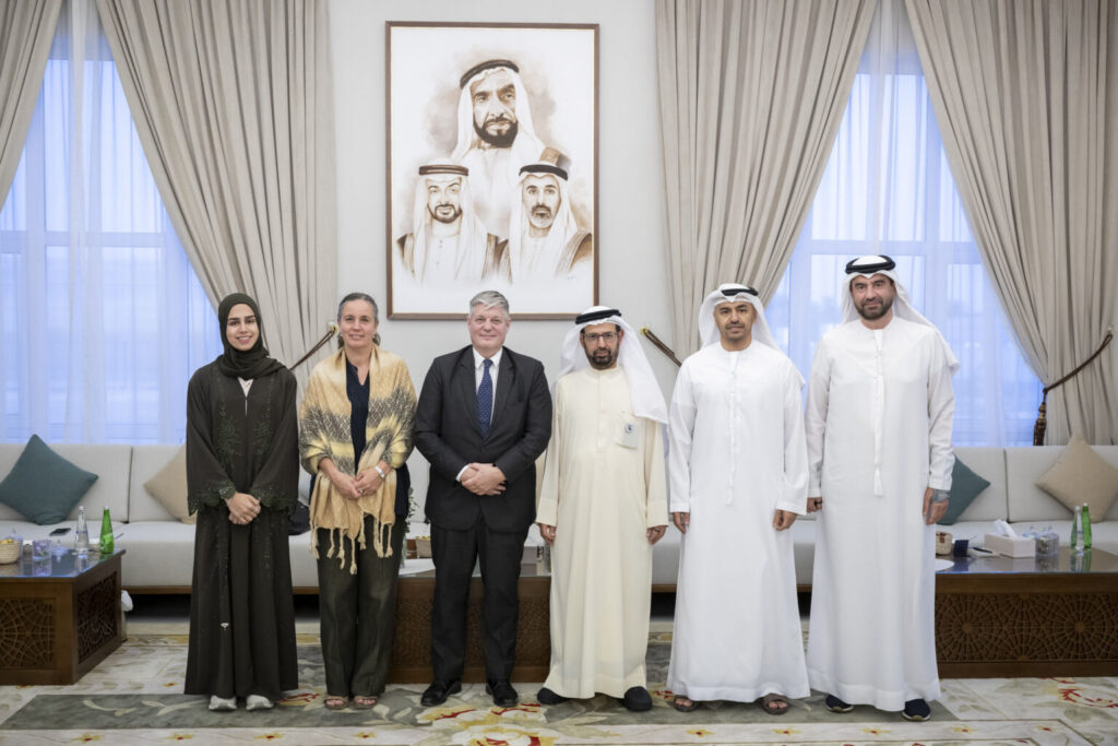 علي النعيمي يستقبل سفير ألمانيا وقنصلها العام بمناسبة انتهاء فترة عملهما في الدولة