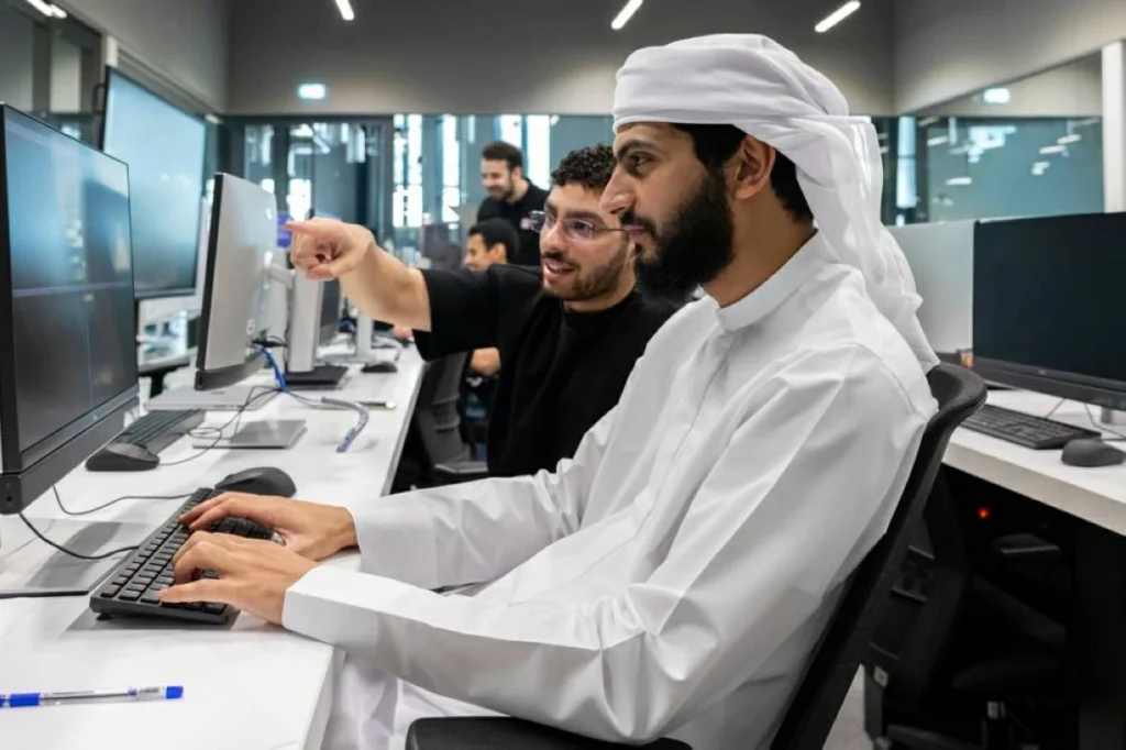 «سفن إكس» و«42 أبوظبي» تعلنان فائزي هاكاثون «نكست ميل»