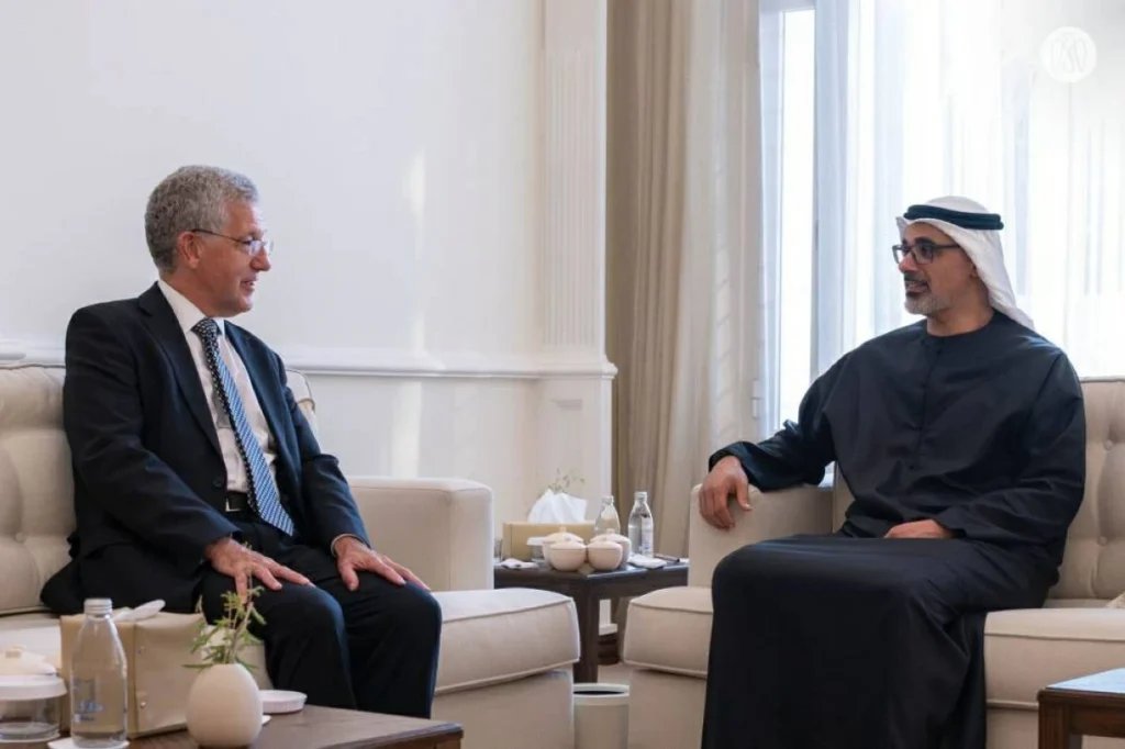 خالد بن محمد يبحث الارتقاء بكفاءة المنظومة القضائية مع رئيس محاكم أبوظبي العالمي