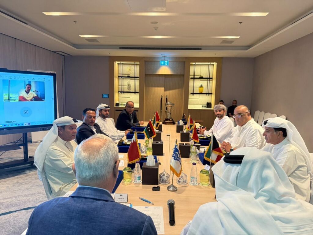 الاتحاد العربي للشراع يستعرض أجندة بطولات 2027