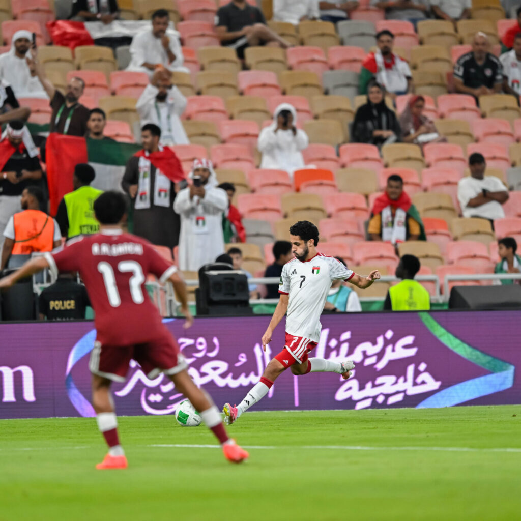 الإمارات تتعادل مع قطر وتتأهل لمواجهة عُمان في نصف نهائي “خليجي 27”
