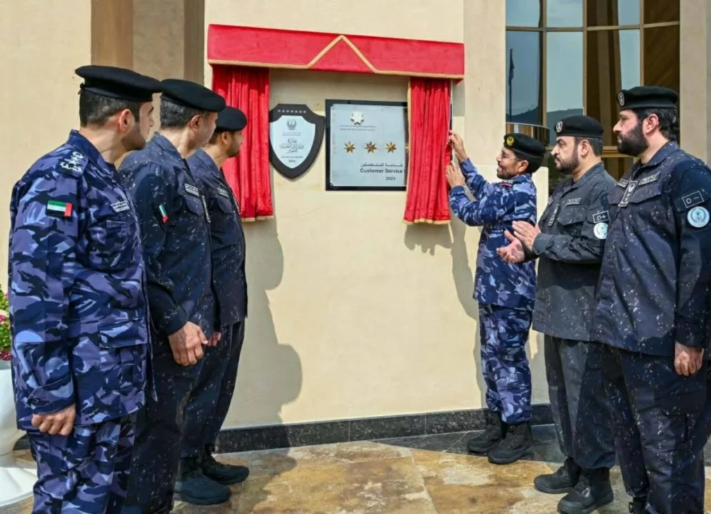 «الداخلية» تدشن اللوحات الفضية لـ 7 مراكز شرطة متميزة